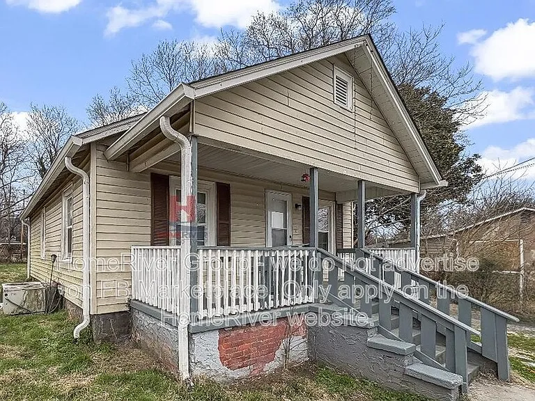 1310 Roanoke Ave — Photo 16