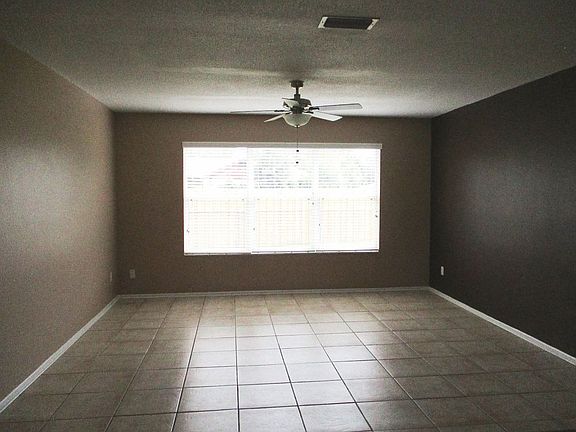 3rd image of 607 Wilshire Dr