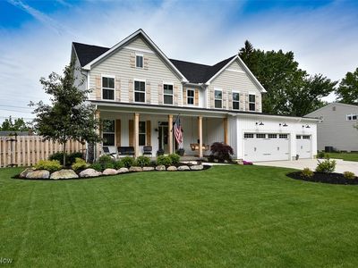 176 Ashwood Dr, Avon Lake, OH, 44012