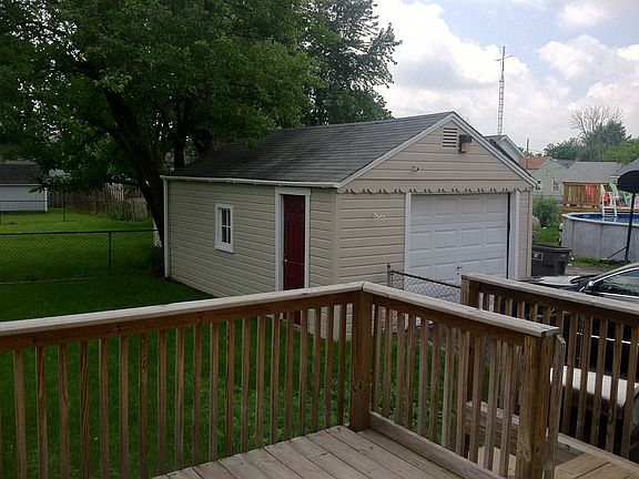 3rd image of 611 Ewing Ave