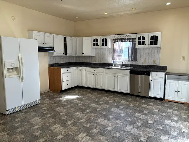 4 bed, 1800 sqft, $2,195 — Photo 4