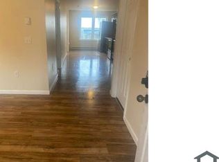 32 North St #3, West Warren, MA 01092