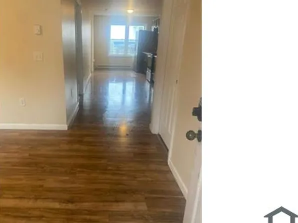 32 North St #3, West Warren, MA 01092