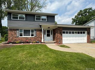 958 Virginia Ave, Marysville, MI