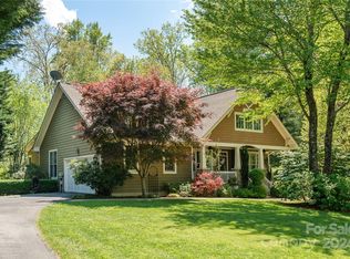 129 Skytop Farm Ln, Hendersonville, NC 28791