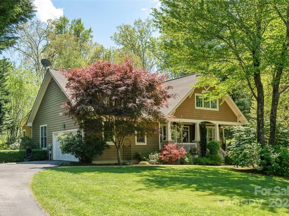 129 Skytop Farm Ln, Hendersonville, NC 28791