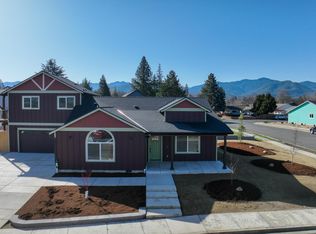 311 Emily Ln, Phoenix, OR 97535