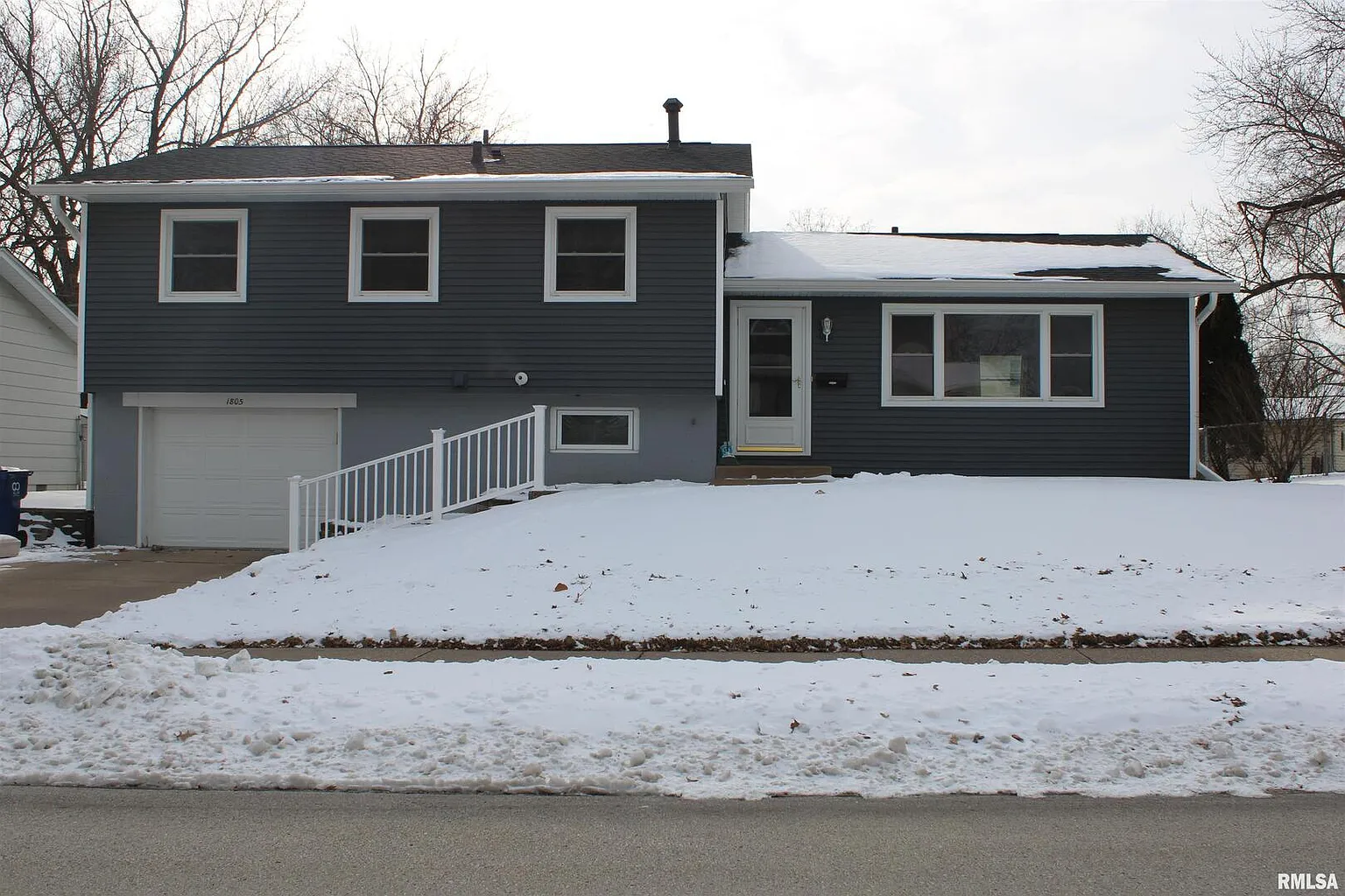 1805 Sutton Pl photo 1