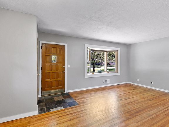 4th image of 11630 Kumquat St NW