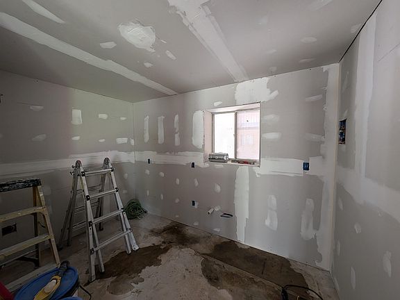 5th image of 600 Pacific Ave APT B102