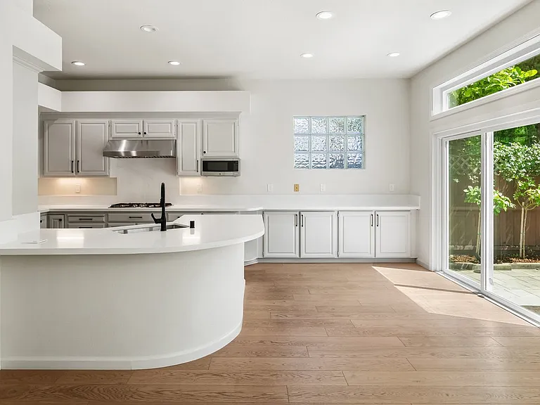 4 Mandalay Ct — Photo 6
