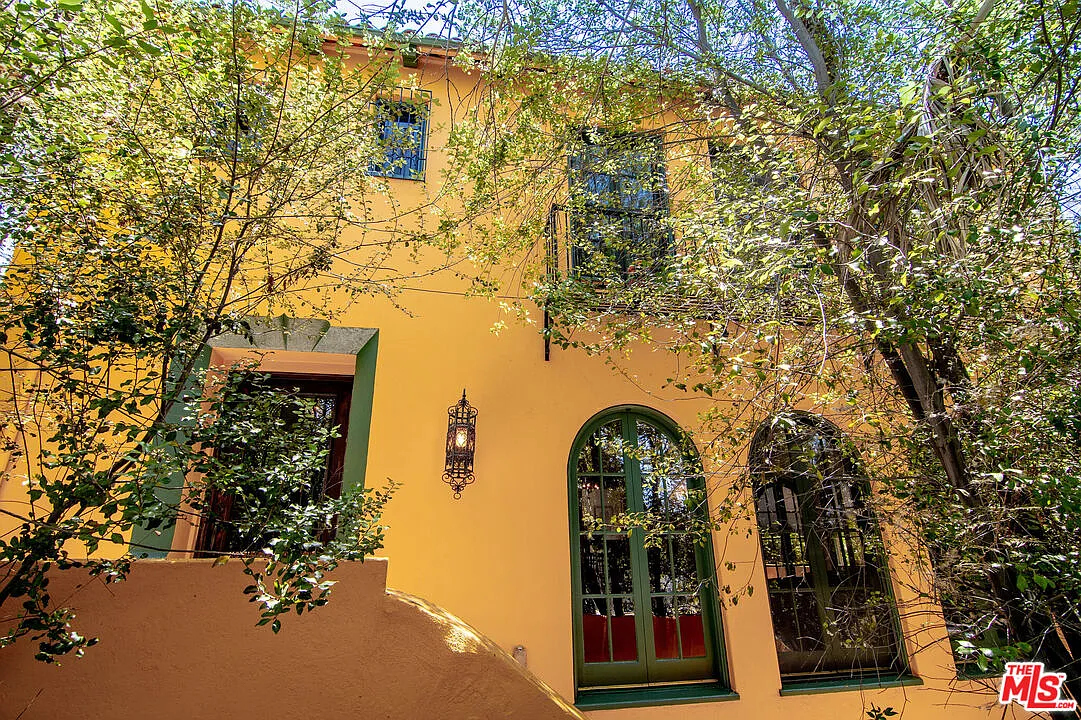 4 bed, 3.0 bath, 3103 sqft, $8,900 — Photo 3