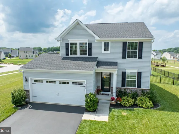 102 Dague Farm Dr, Coatesville, PA 19320
