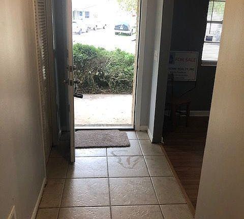 2nd image of 10993 Luana Dr N