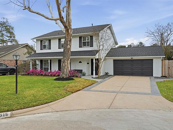 3rd image of 12515 Queensbury Ln
