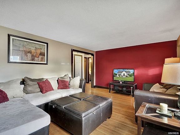 4th image of 125 Edgewood Ave