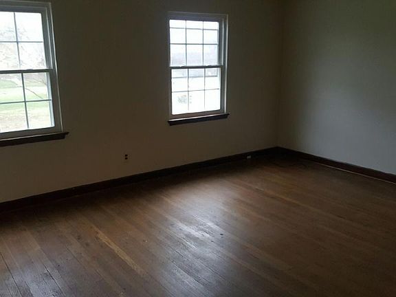 Spacious master bedroom