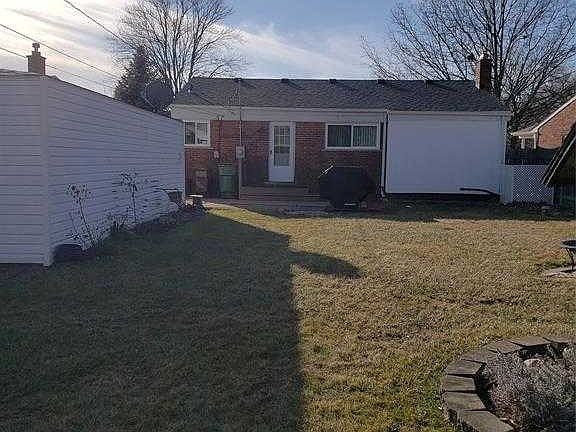 4th image of 16767 Townley St