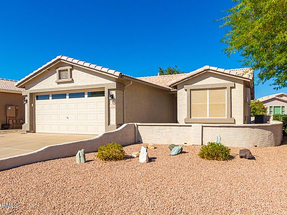 3rd image of 1340 E BELLERIVE Drive