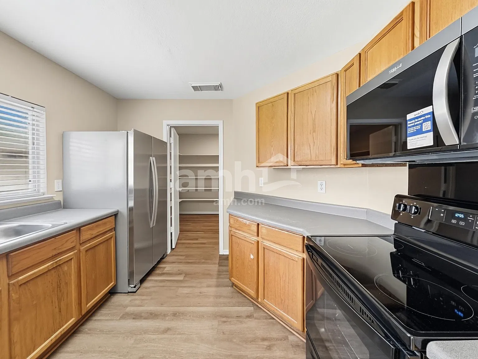 3 bed, 2.5 bath, 1582 sqft, $1,630 — Photo 3