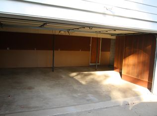 2223 W Westport Rd, Peoria, IL 61615