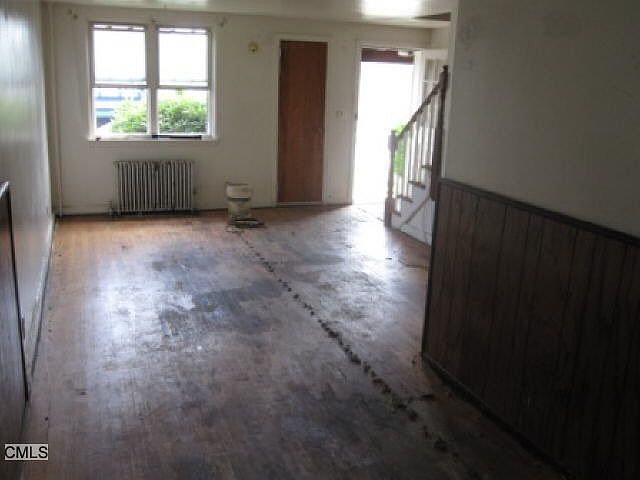 2nd image of 105 Louisiana Ave