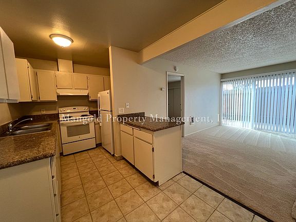 3rd image of 1112 Del Monte Ave #8