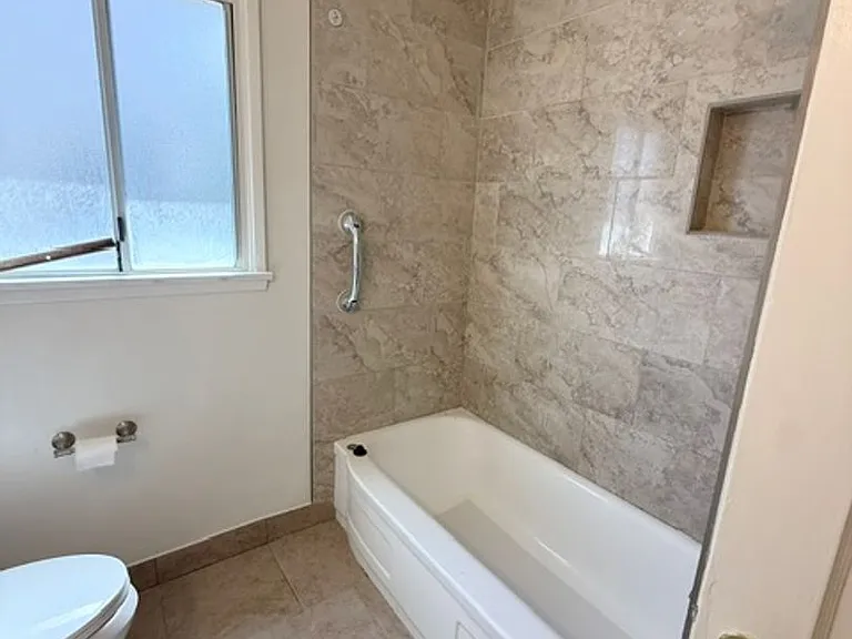 6008 Greenmeadow Rd — Photo 18