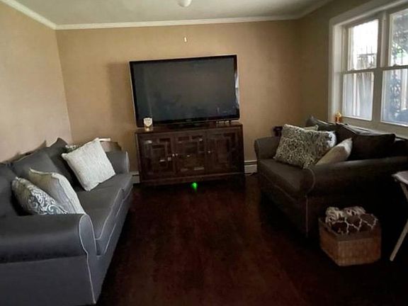 5th image of 1507 Bayview Ave
