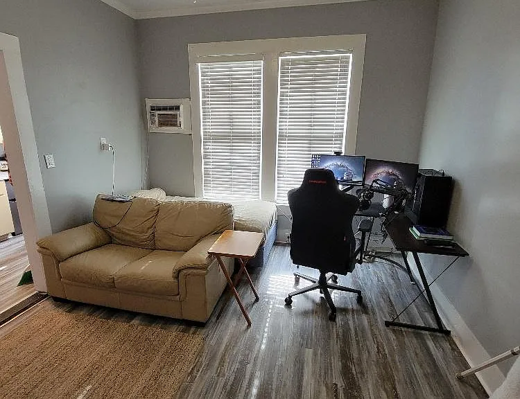 349 Savannah Ave #B — Photo 3