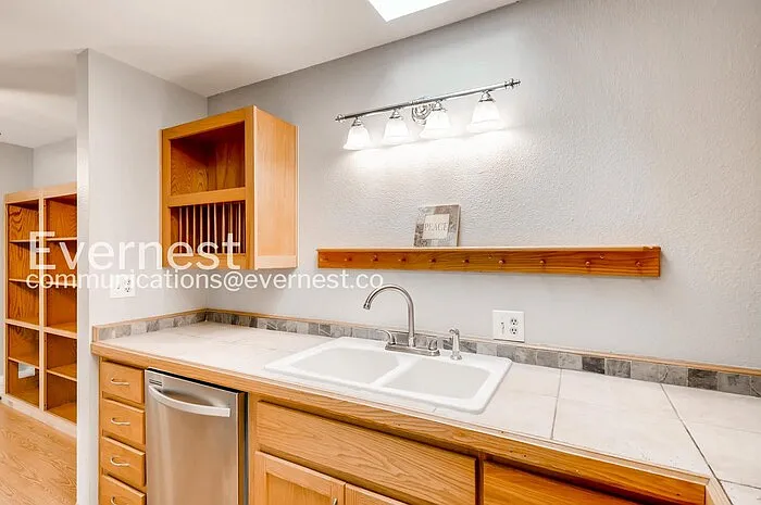 1 bed, 1.0 bath, 700 sqft, $1,295 — Photo 4