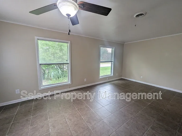 3510 Glencairn Dr — Photo 8