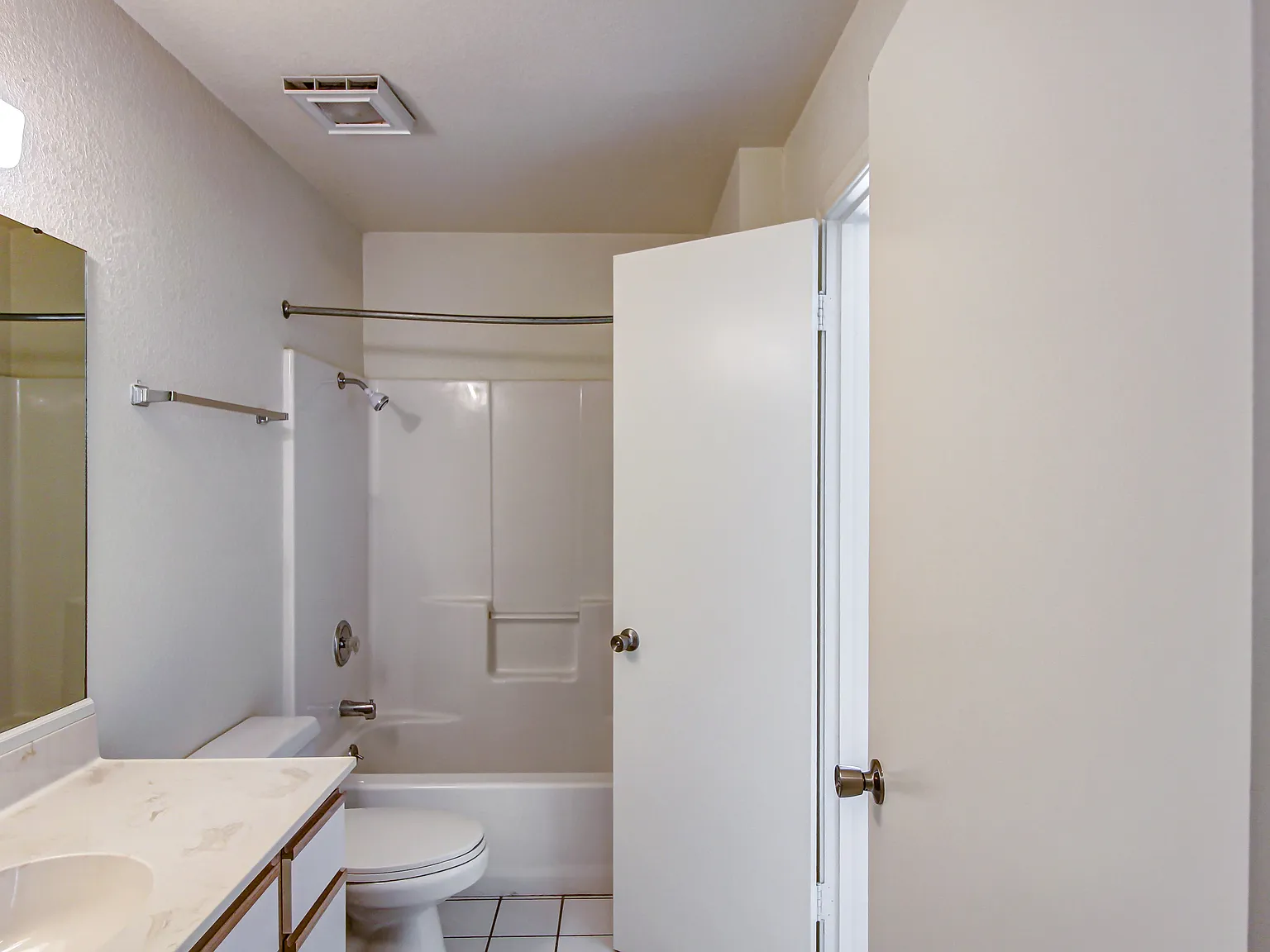 Oak Terrace Apartments — Photo 3