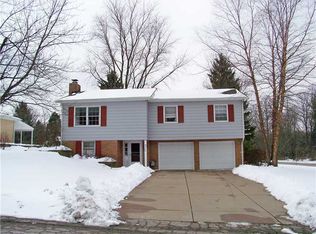 5306 Woodward Dr, Erie, PA 16509