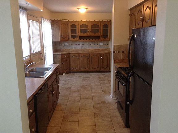 3rd image of 1037 Brockhurst Ct