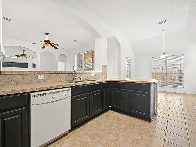 1665 Amberwood Loop — Photo 19