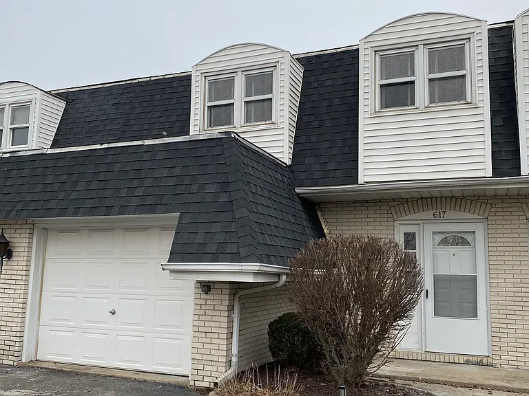 617 Wellington Dr — Photo 1