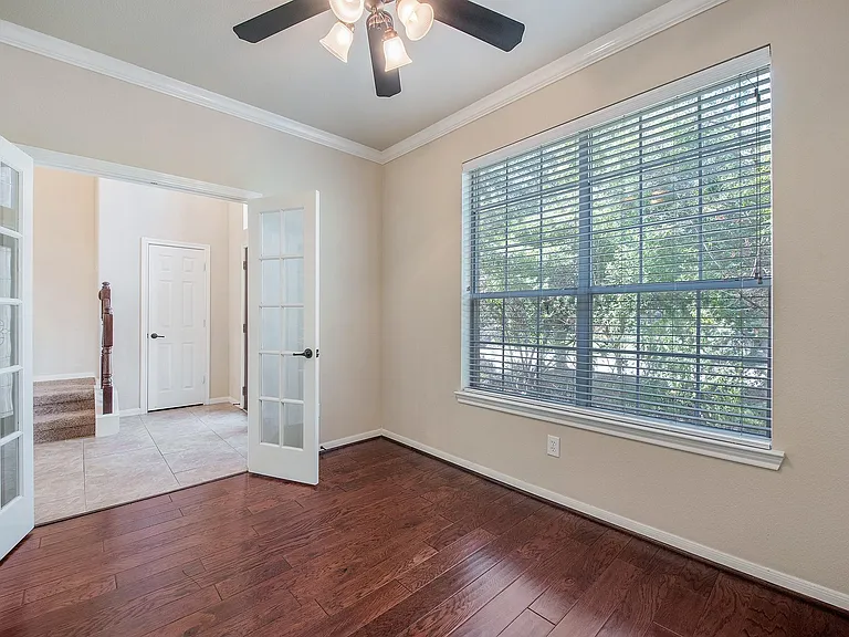 158 Rocky Point Dr — Photo 6