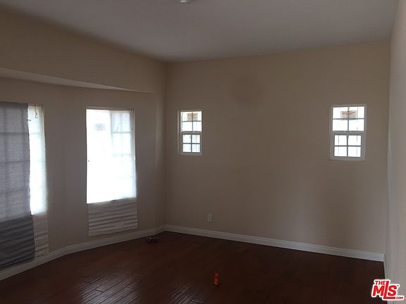 3rd image of 1611 W 35th Pl