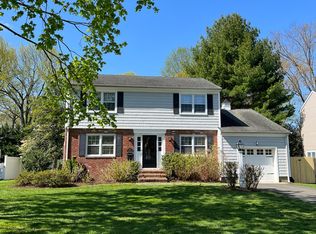86 Forrest Ave, Fair Haven, NJ 07704