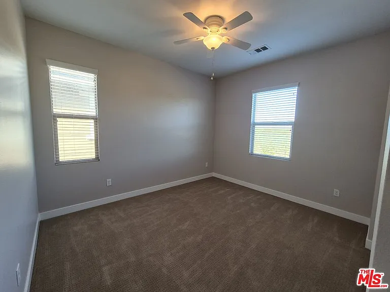 383 Silktree Ave — Photo 15