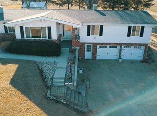 8515 Town Hall Rd, Platteville, WI 53818