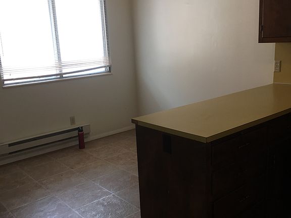 3rd image of 251 E 100 N APT 3