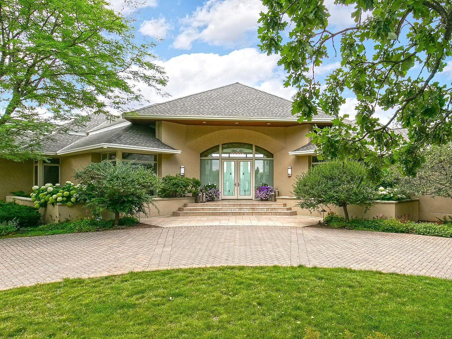 808 Great Oaks Trl, Eagan, MN 55123 MLS 6402050 Zillow