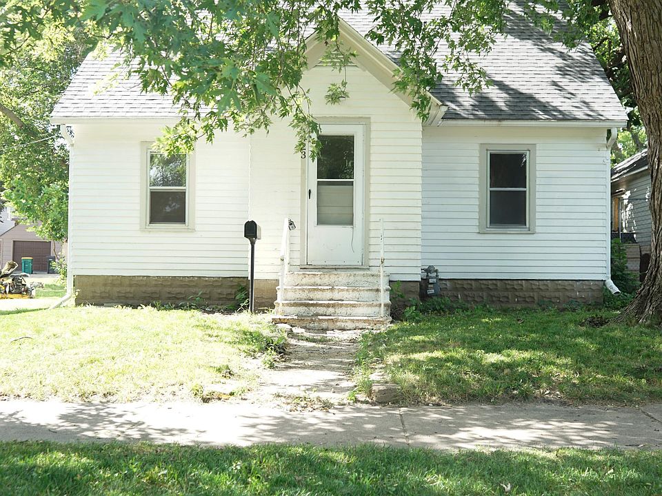 1st image of 423 W College St