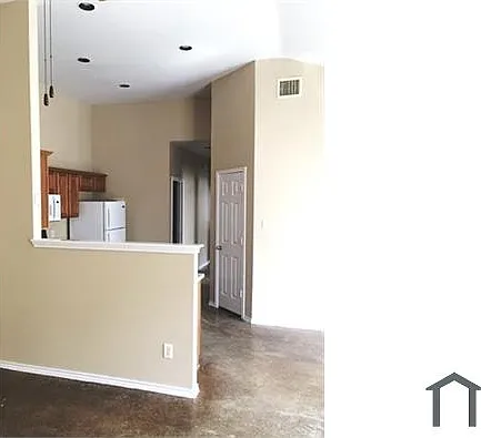 5718 Golf Hts — Photo 8