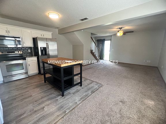 3rd image of 1611 SW Highland Dr #20-A