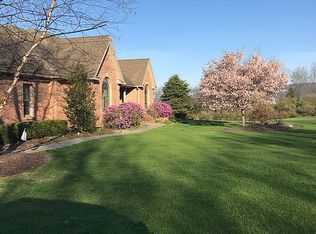 929 Point Phillips Rd, Bath, PA 18014