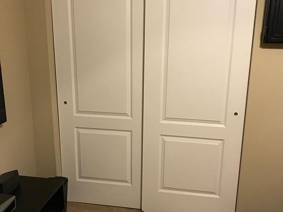 3rd image of 924 Southmoor Dr #101