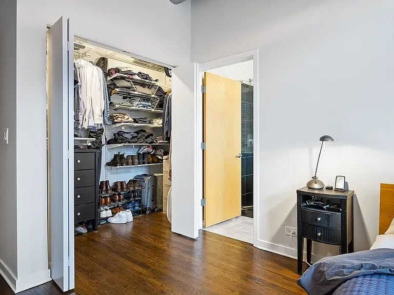 2201 W Wabansia Ave #10 — Photo 16